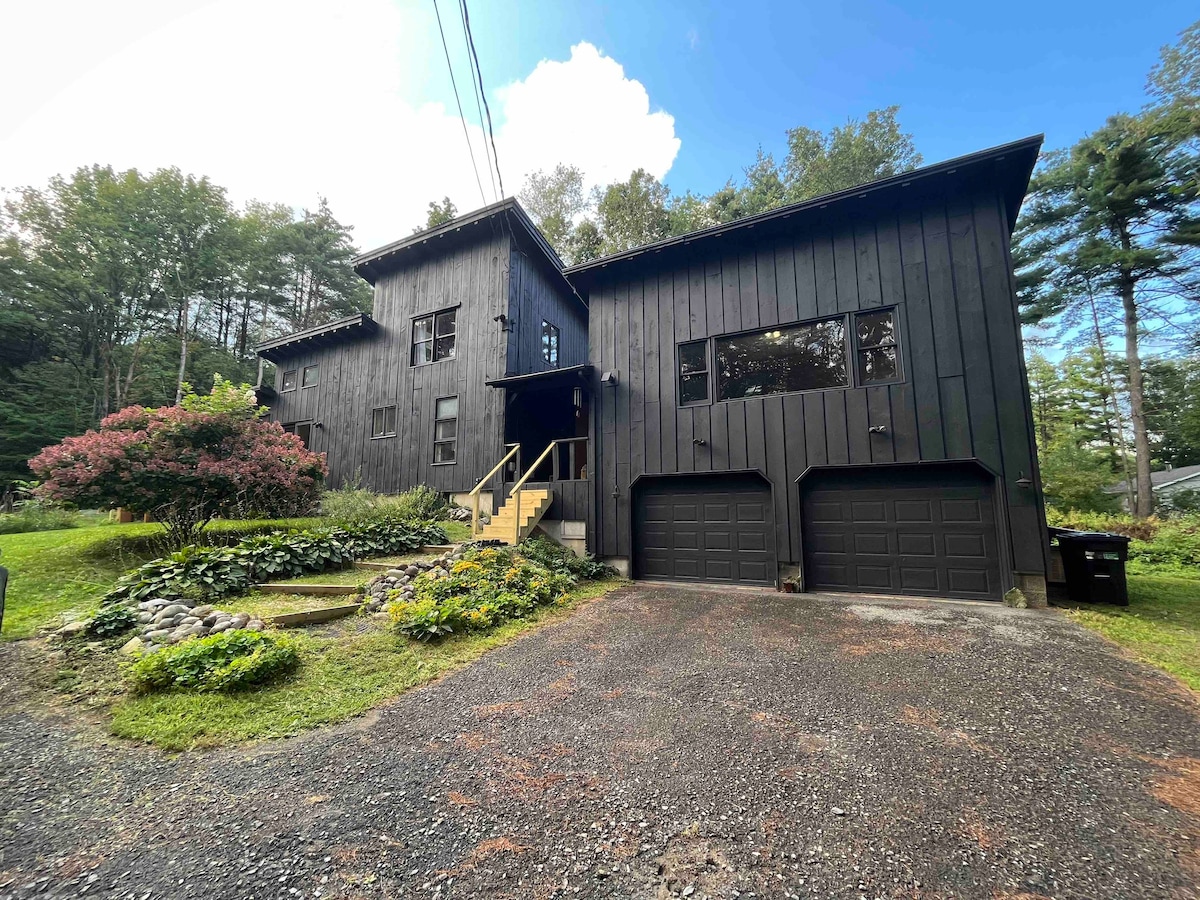 Spacious/Private - LG/Saratoga/Adirondack Areas