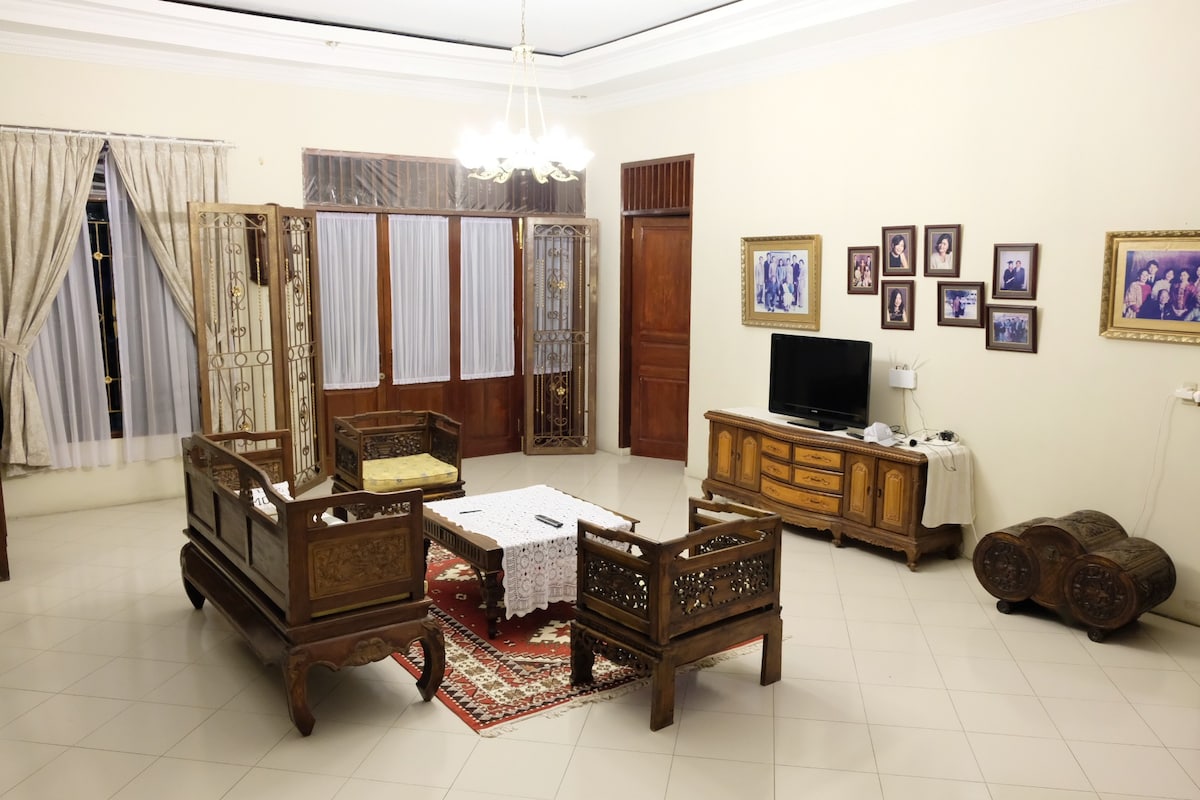 Pangururan Tamba House的独立房间