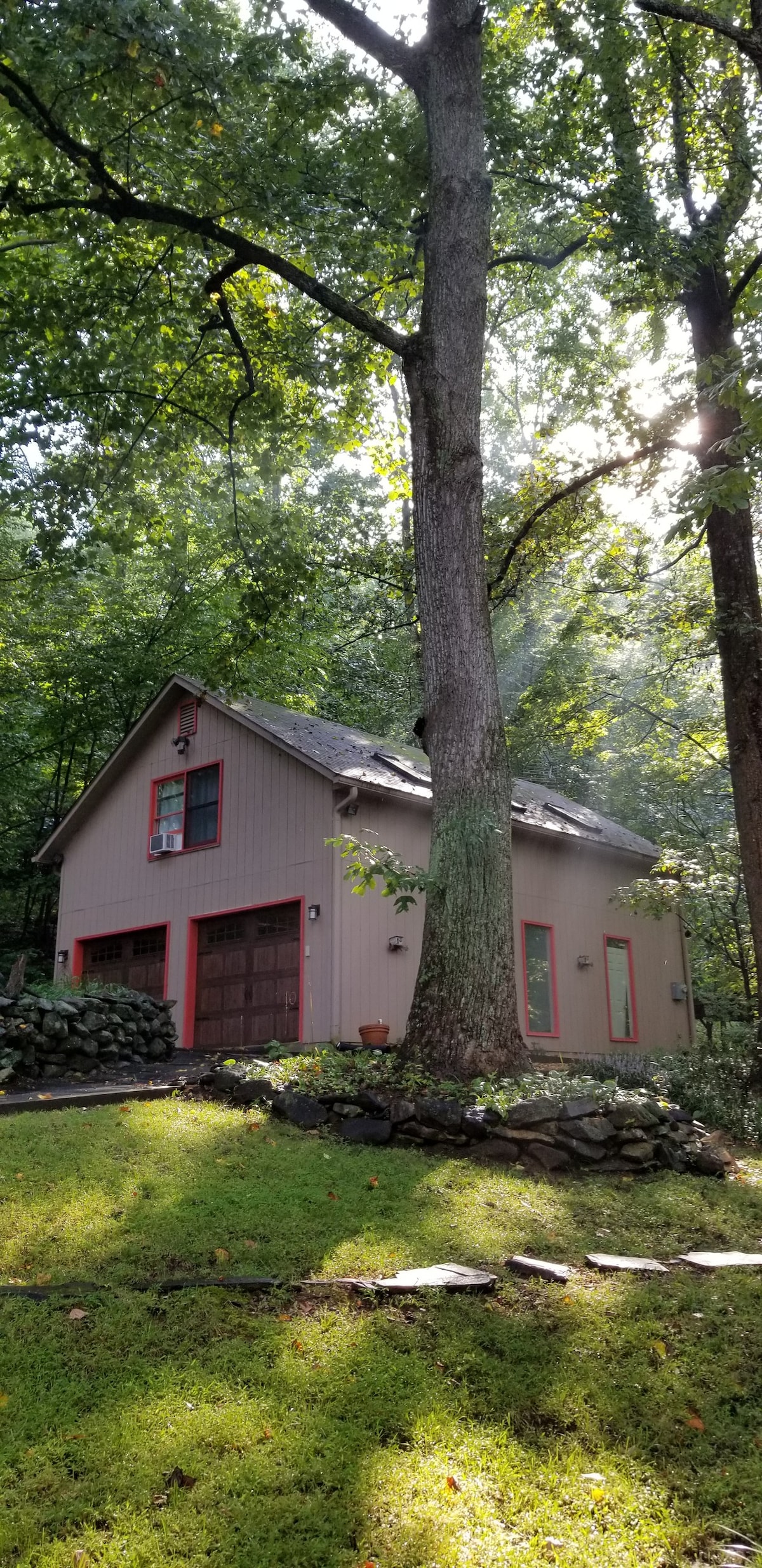 Three Meadows Farm ，户外景观，位置优越