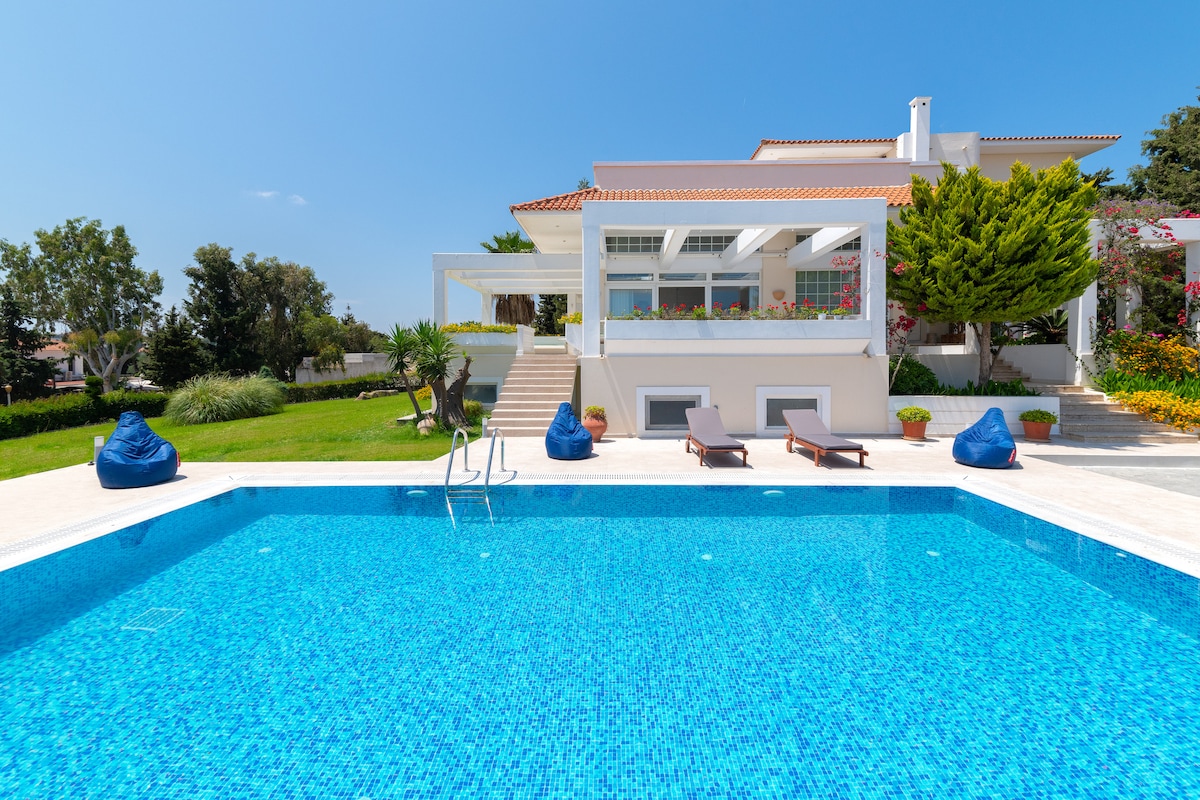 City Mansion, Rhodes Town, Luxury 4 Bed Villa