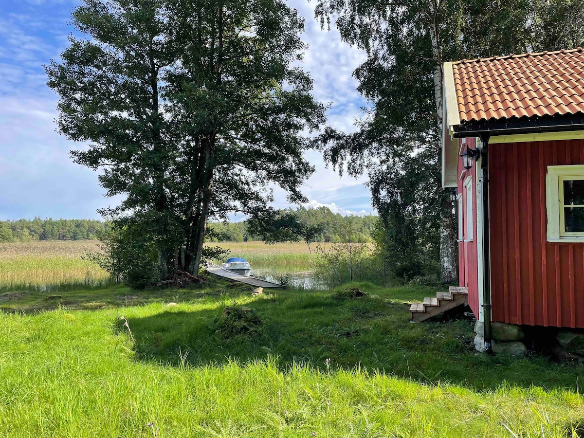 Island Boathouse Paradise