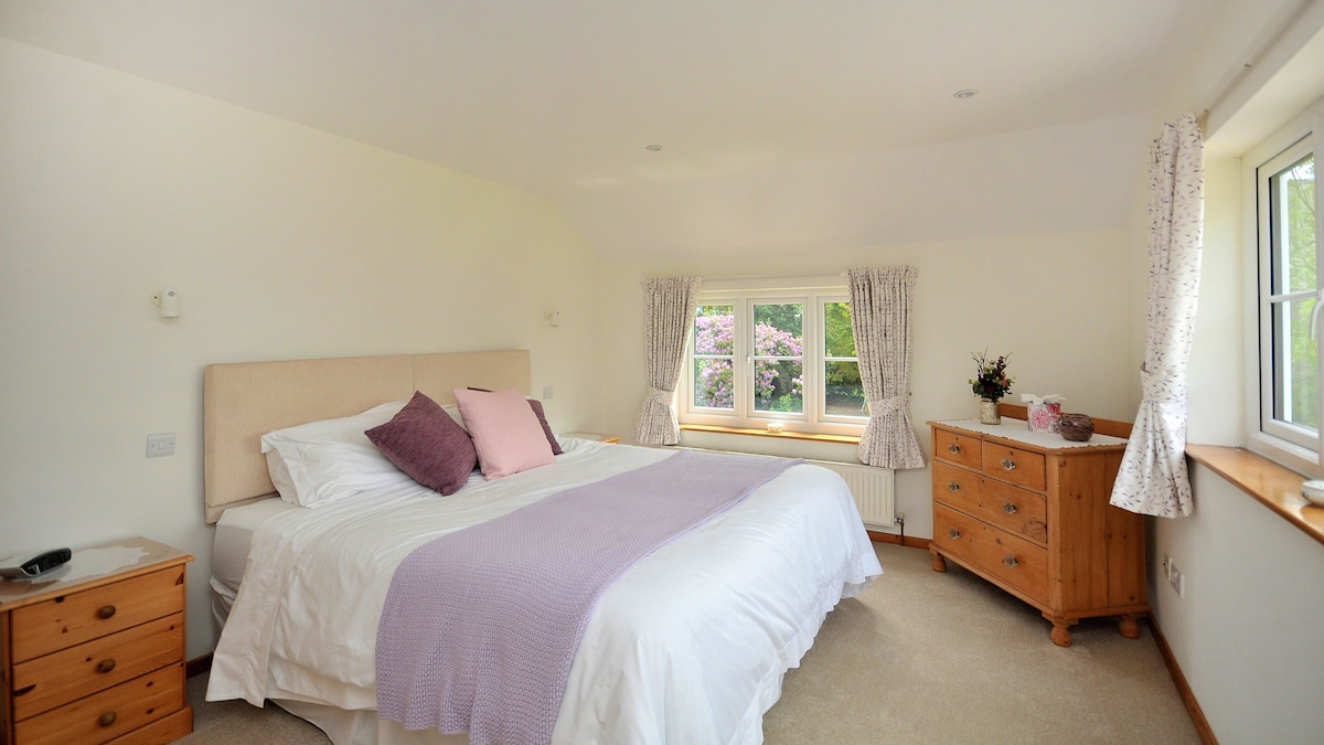 Yew Tree Farm Cottage - Countryside and comfort