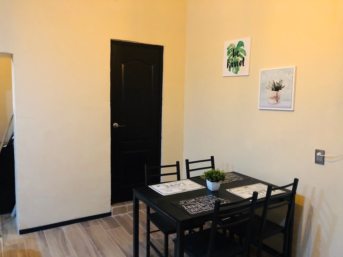 Departamento 2 Estudio Centro Histórico加大双人床