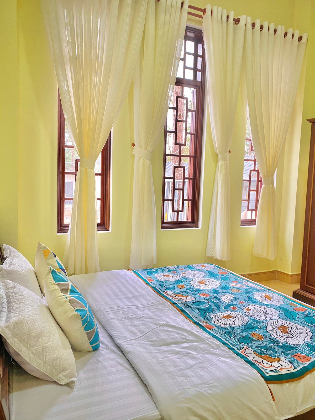 Private Room CLOSE-TO-EVERYTHING! HeniSi Homestay