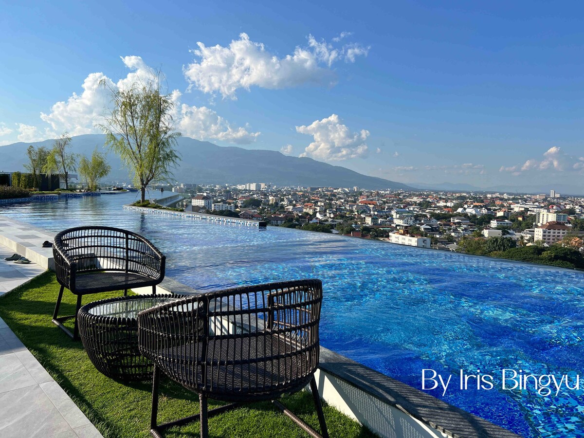 luxury condo with rooftop swimming pool-3