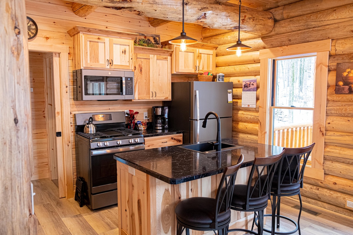 Creek Song Cabin | Hot Tub | Brand New Log Cabin