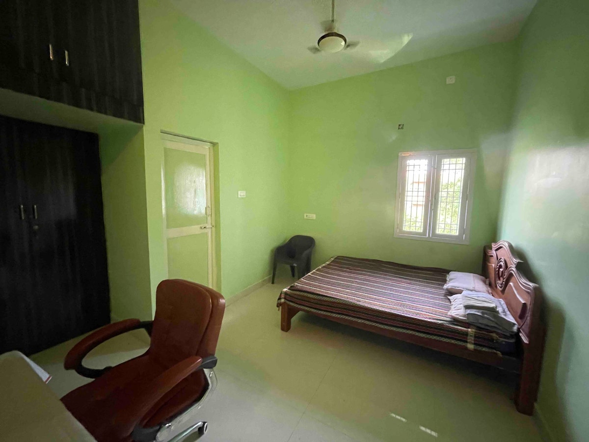 Three rooms and a cozy roof with a bamboo canopy