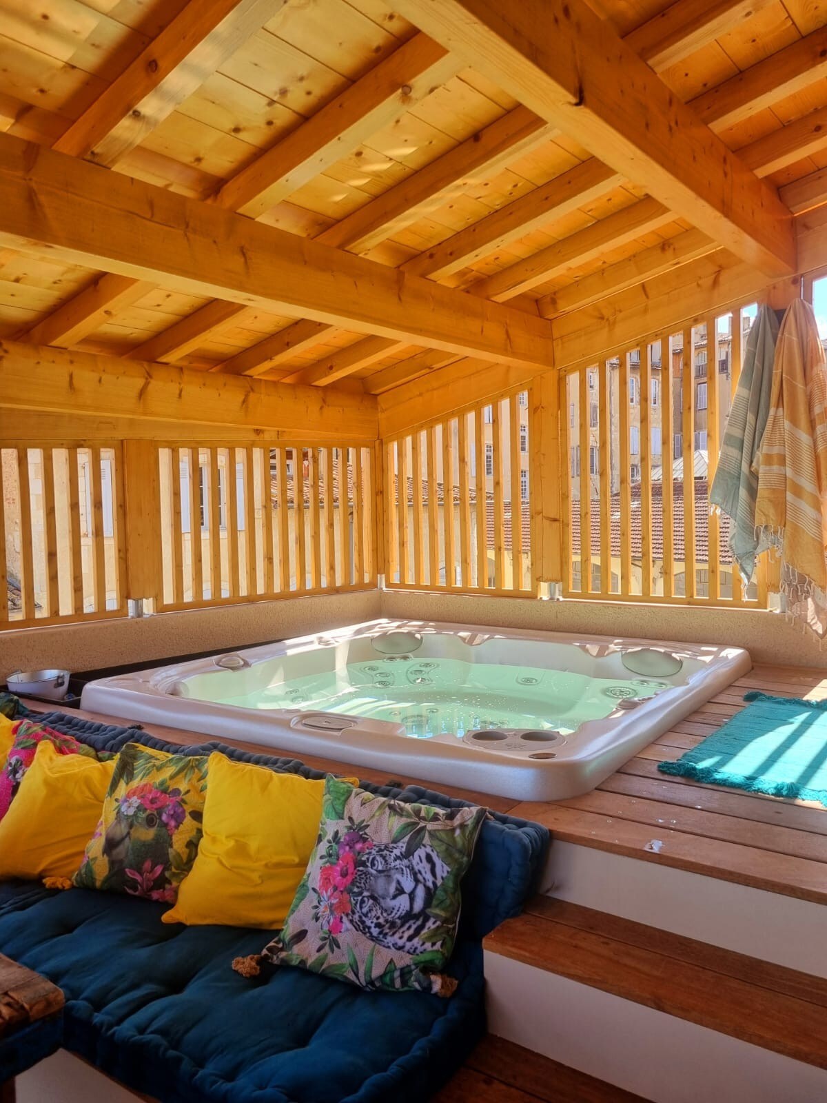 Duplex haut de gamme: Jacuzzi et superbe vue