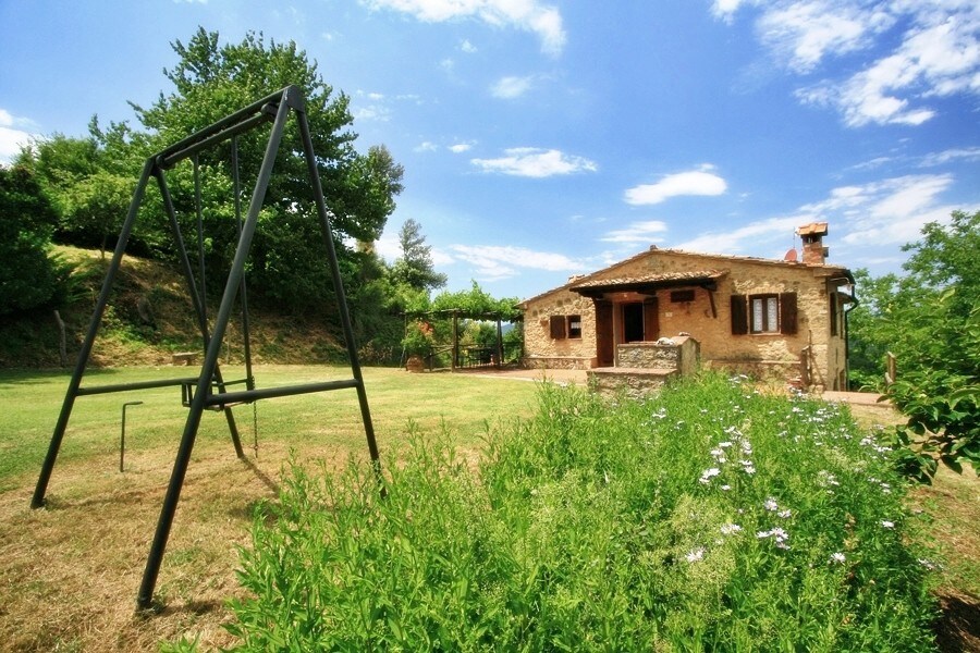 Lovely cottage with stunning view in Tuscany