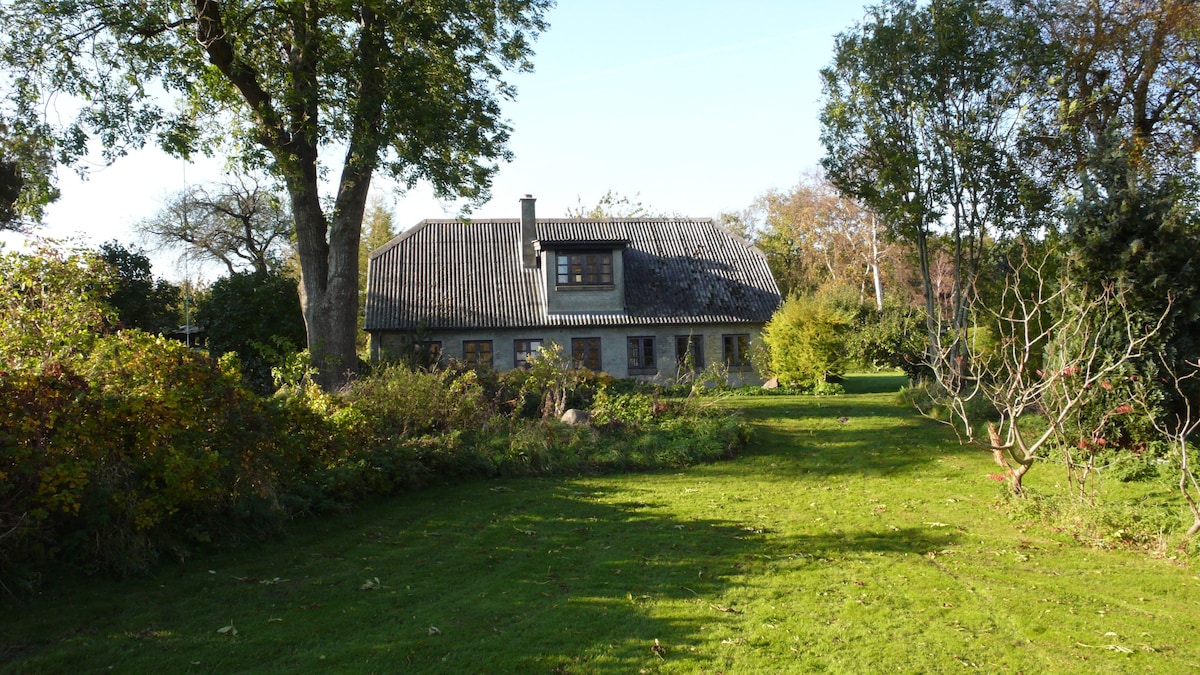 格伦苏恩（ Grønsund ）安静的家庭住宅，自然风光