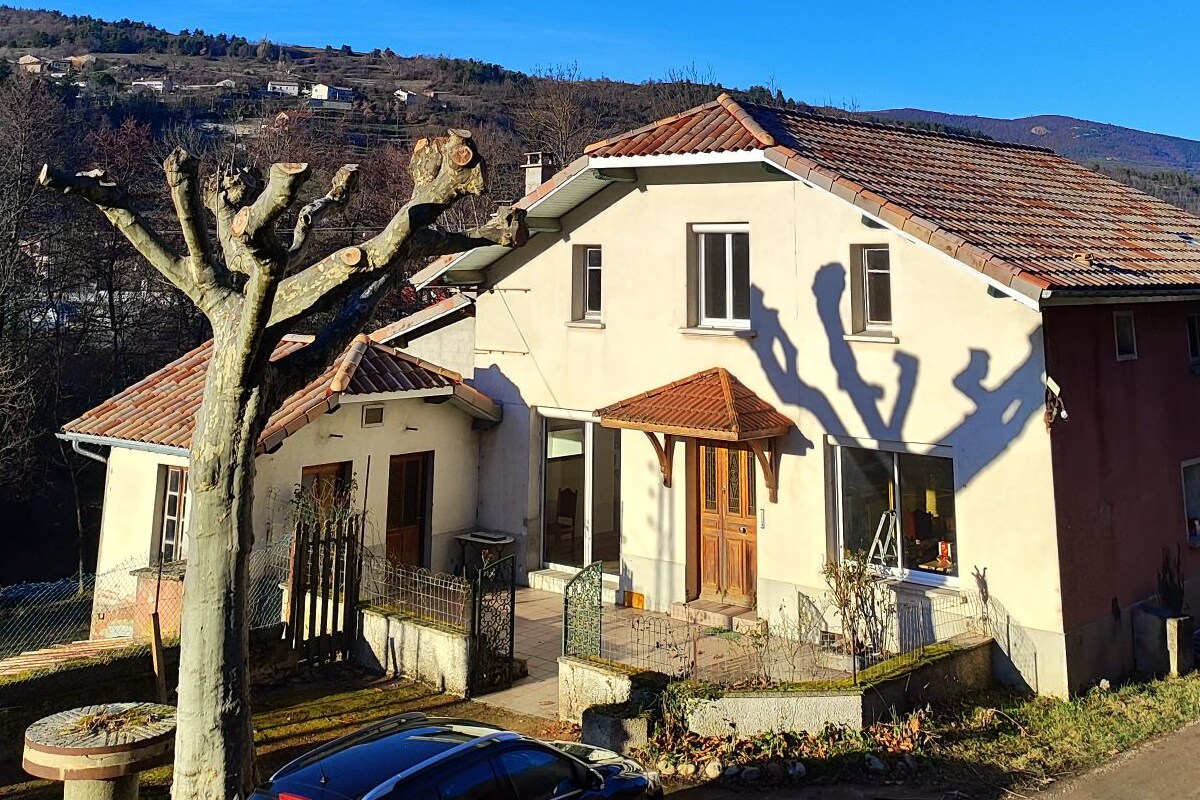 Maison en bordure de rivière