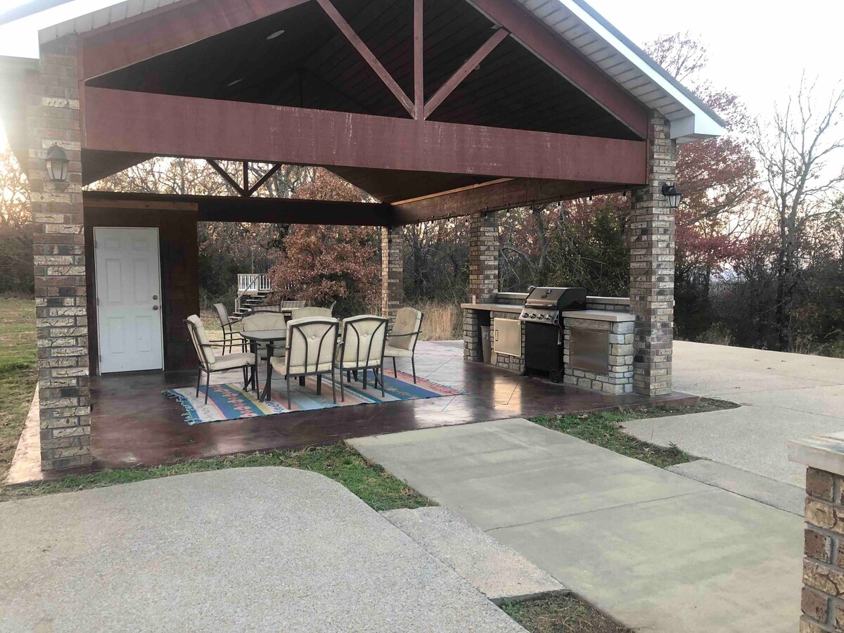 Beautiful Private Pool/Beautiful Home/View