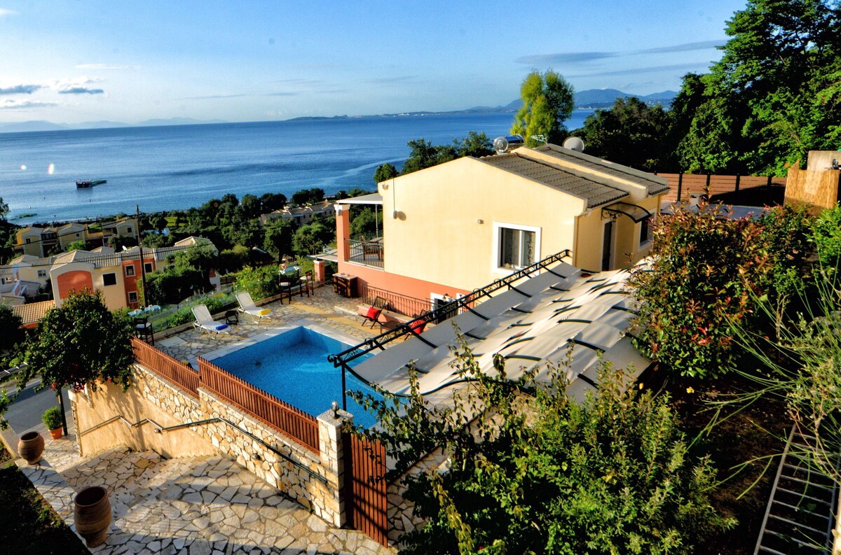 Artemis Barbati别墅私人泳池，距离海滩300米