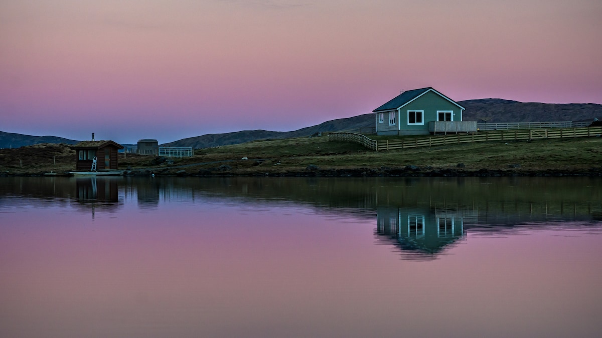 宽敞的设得兰（ Shetland ）水边位置