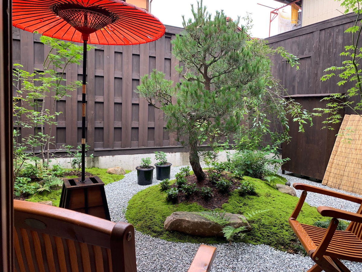 「Hida Takayama 100年传统和现代日式住宅」