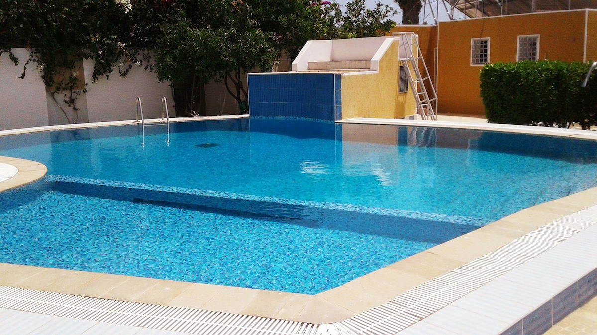 Charmante villa avec piscine privée à Chott Meriem