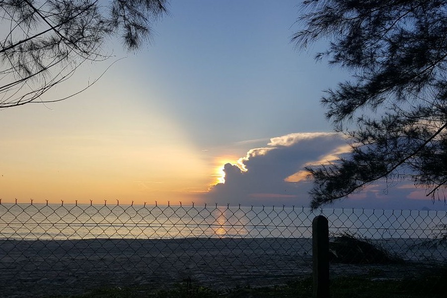 宁静的海滨别墅，坐落在自然村庄