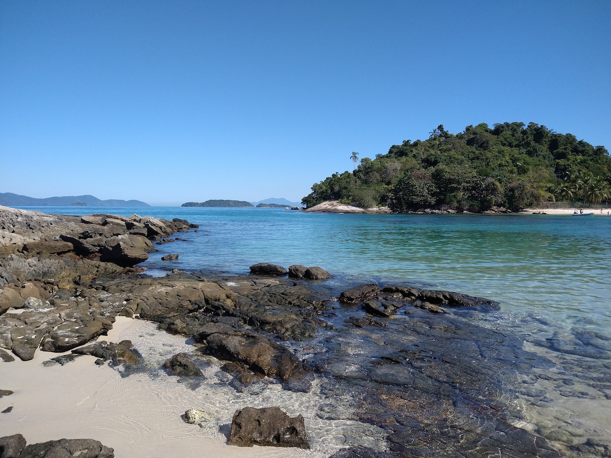 Angra dos Reis有2间套房的大型公寓