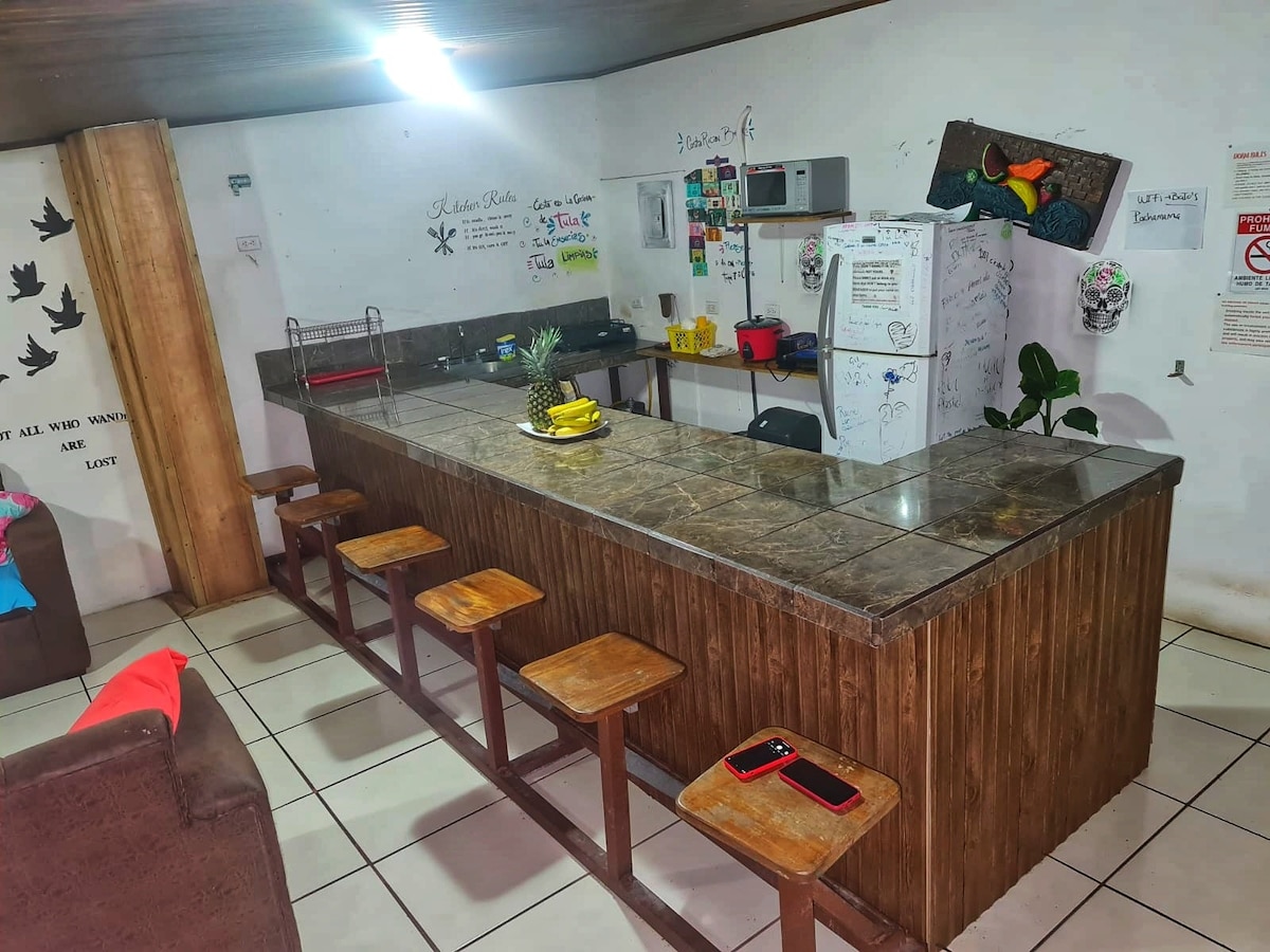 Private Room  on a budget Hostel in  Quepos