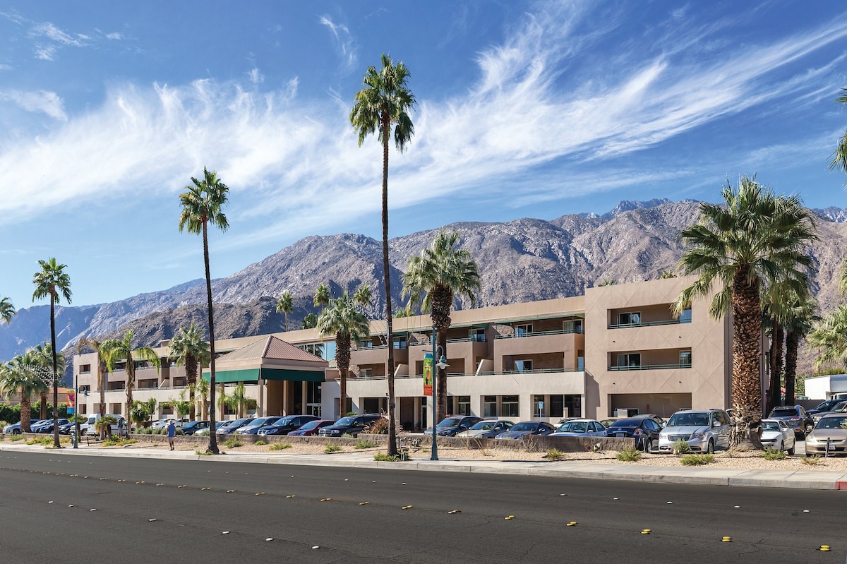 WorldMark Palm Springs Two-Bedroom Deluxe Suite