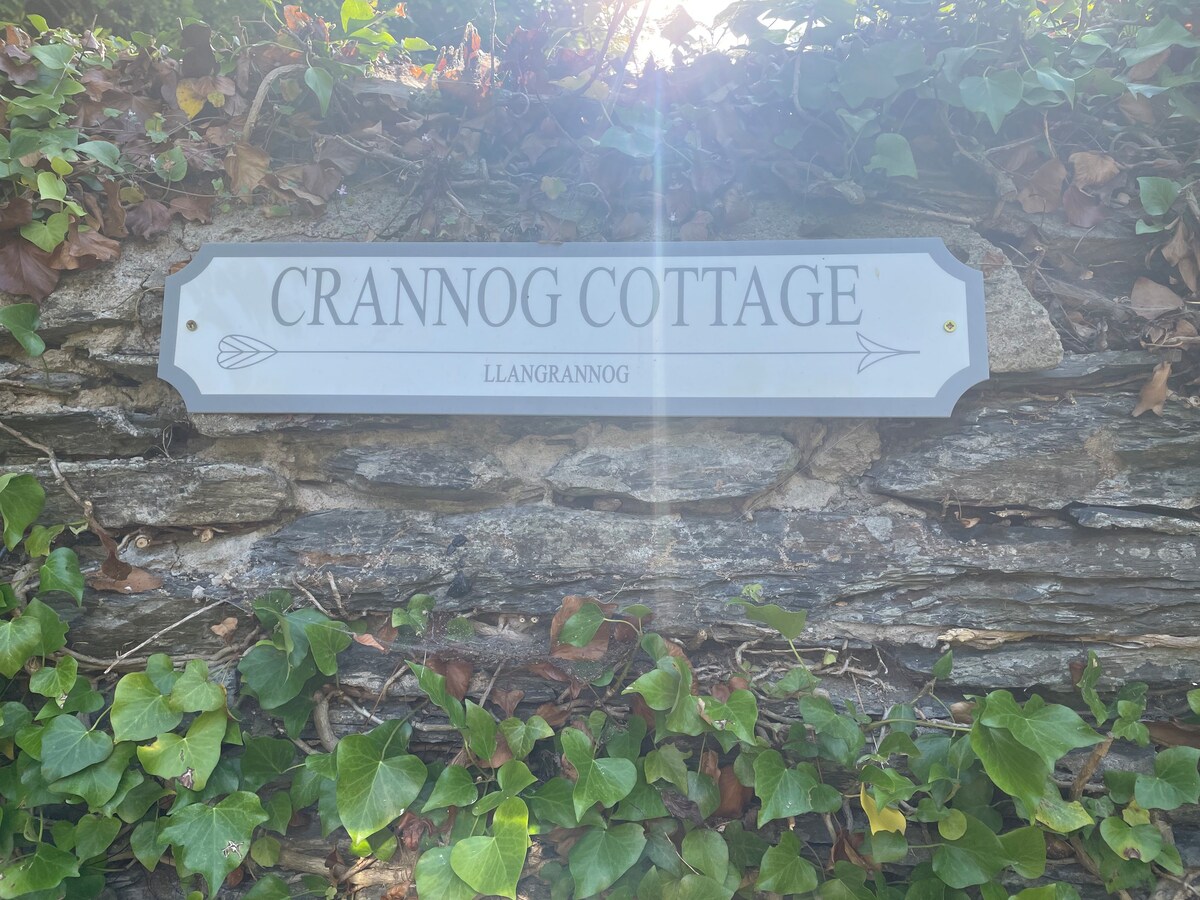 Cosy, coastal cottage in Llangrannog, West Wales