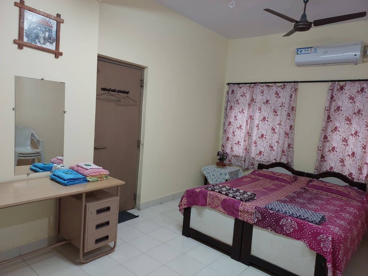 Ac Room-3 Digvijay Residency Kolhapur 1st Fl.