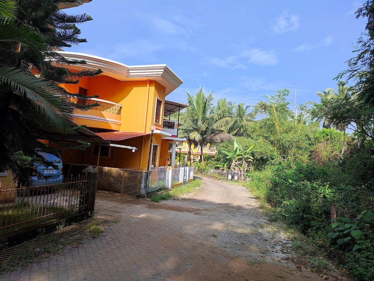 luxury villa with private pool near colva beach