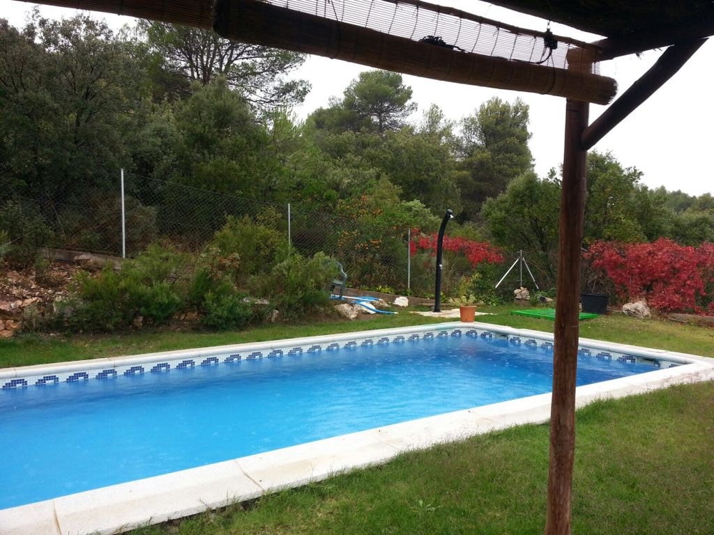 Casa rural con piscina porche, barbacoa