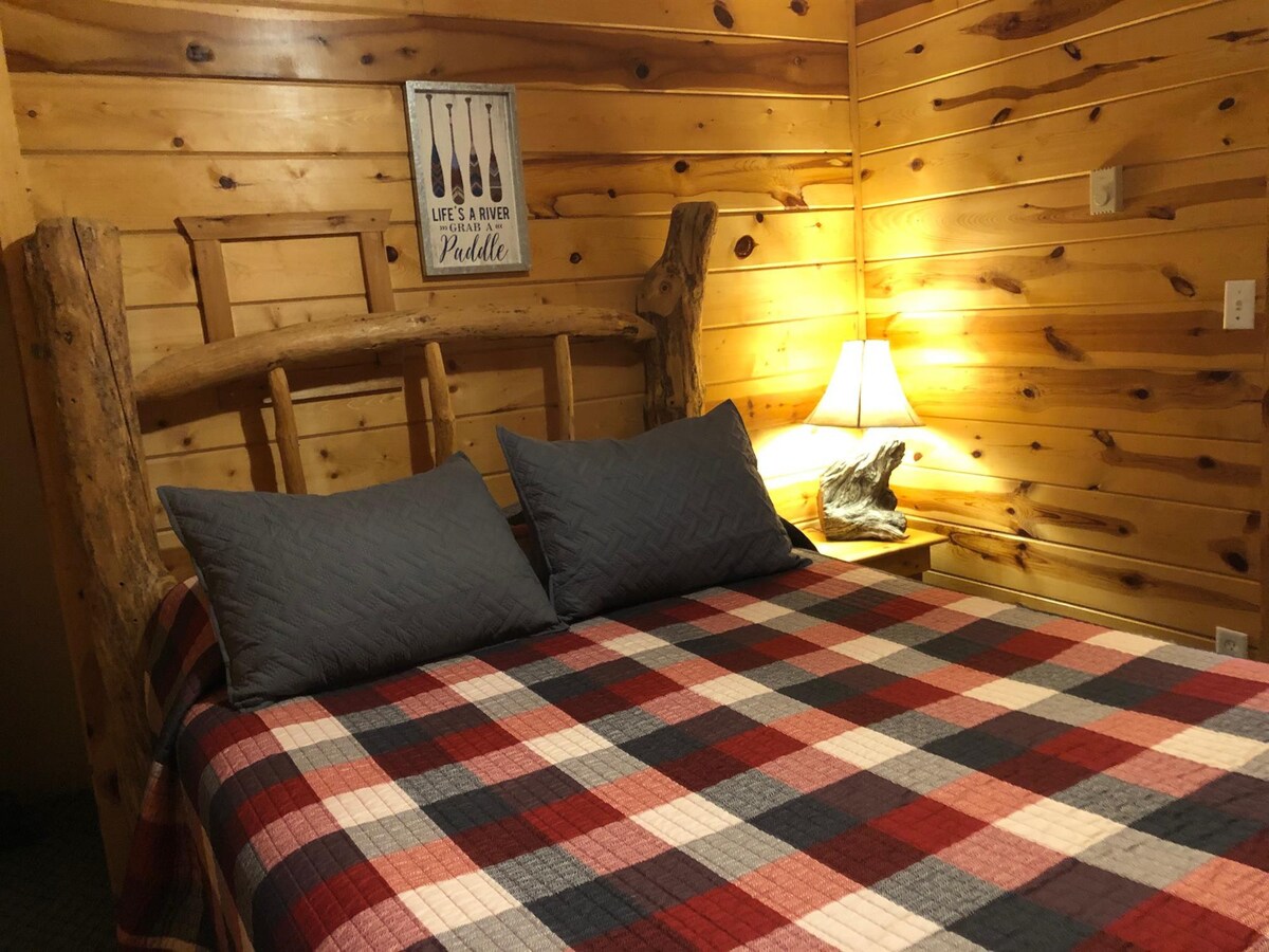 Duplex Cabin, 2 Bedroom with loft, sleeps 8