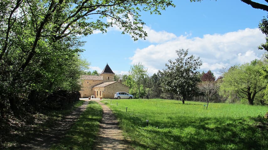 Montagnac-sur-Lède的民宿