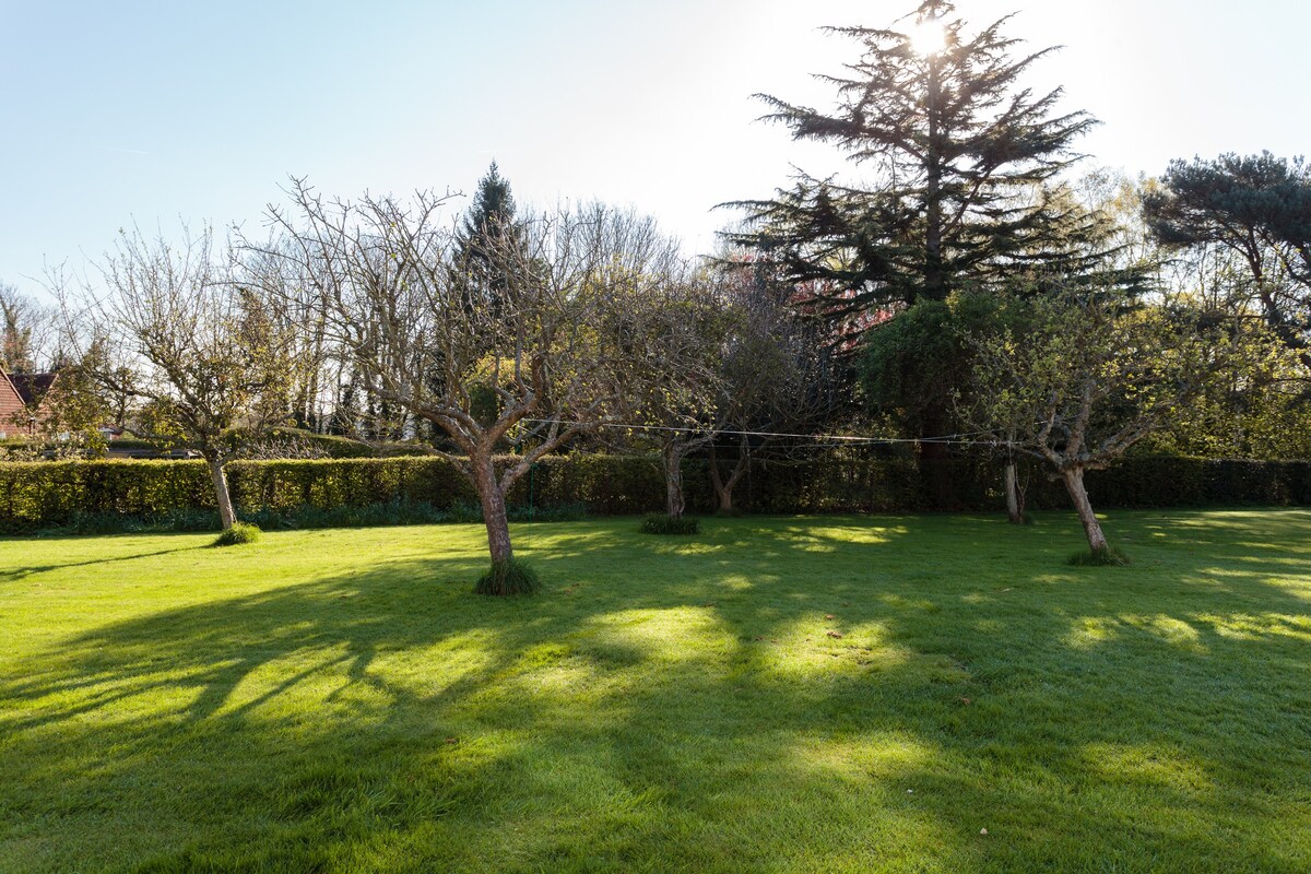 Hacketts Annex, HotTub, Old Bursledon Hamble River