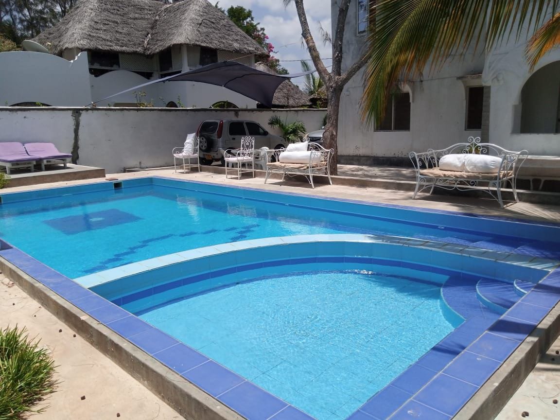 Fancy 3 bedroom beach villa with pool