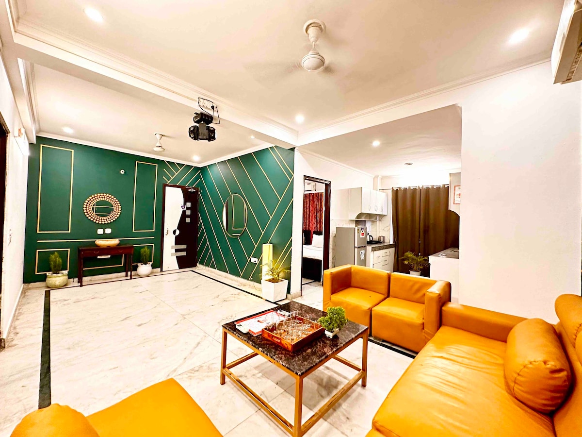 2.Pvt Movie hall, 2bhk apt by instay