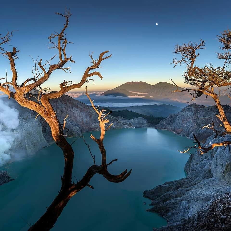 伊仁火山口攀登基地营