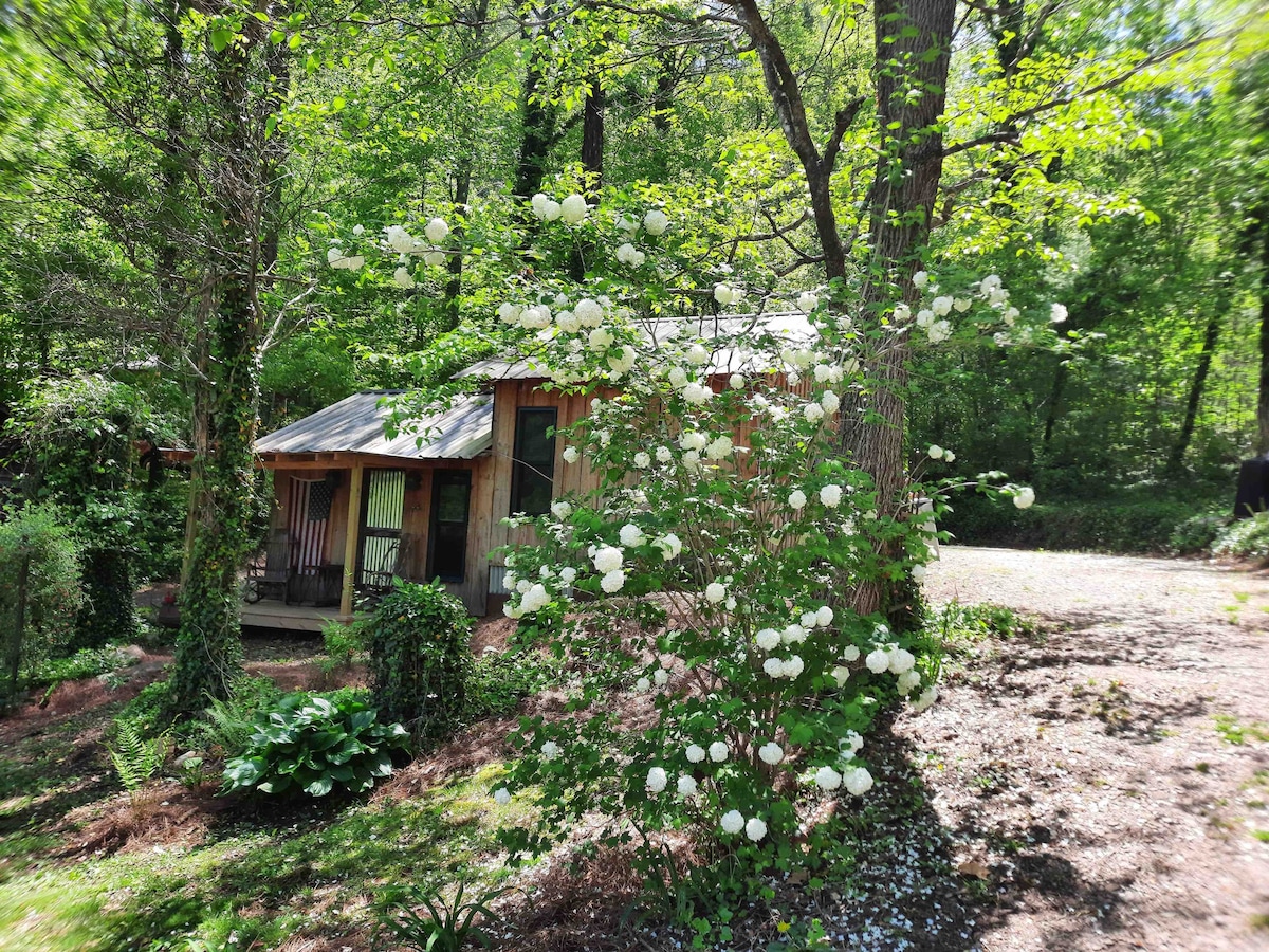 Cabin in Franklin, The Rusty Nail