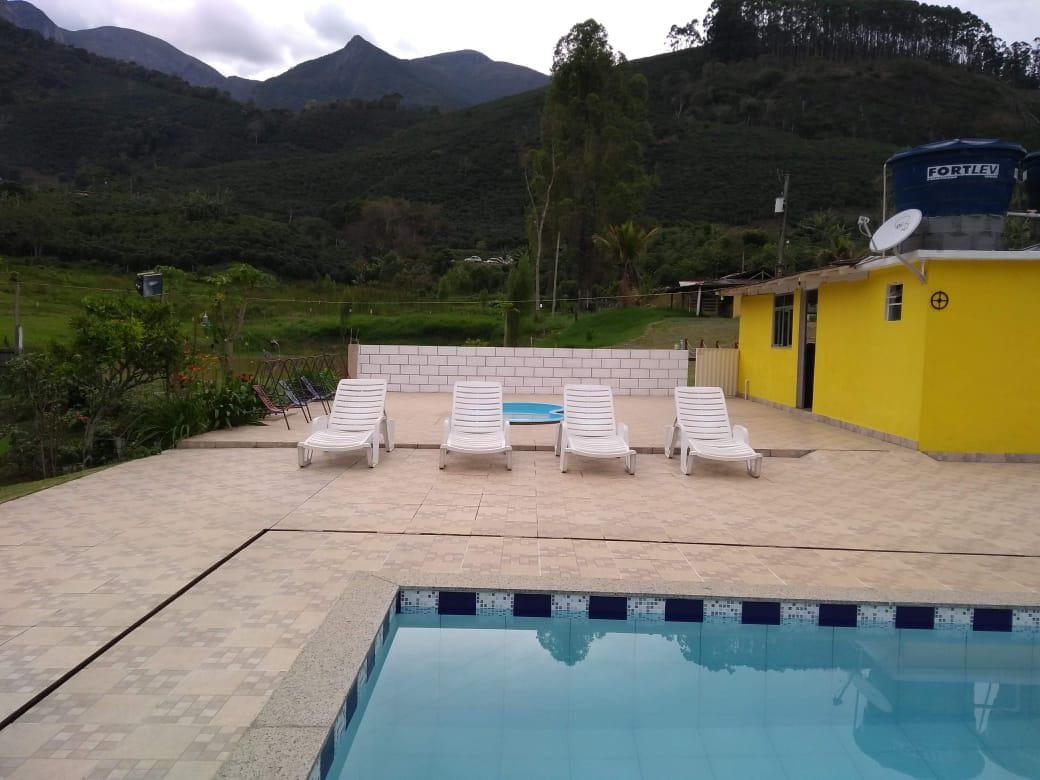 Recanto das Montanhas lazer, sossego,lago, piscina