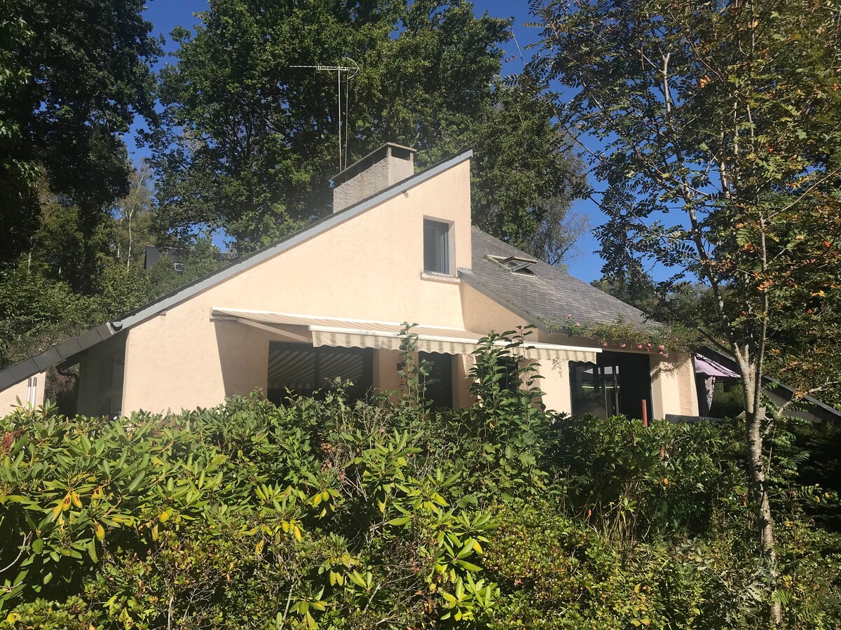 Maison avec jaccuzi vue et accès lac