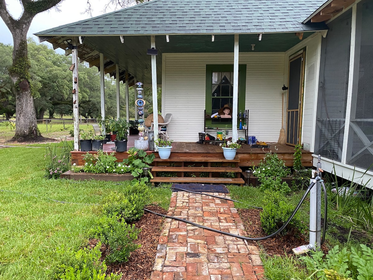 Peaceful 1890’s Cottage Restful Hidden Sanctuary