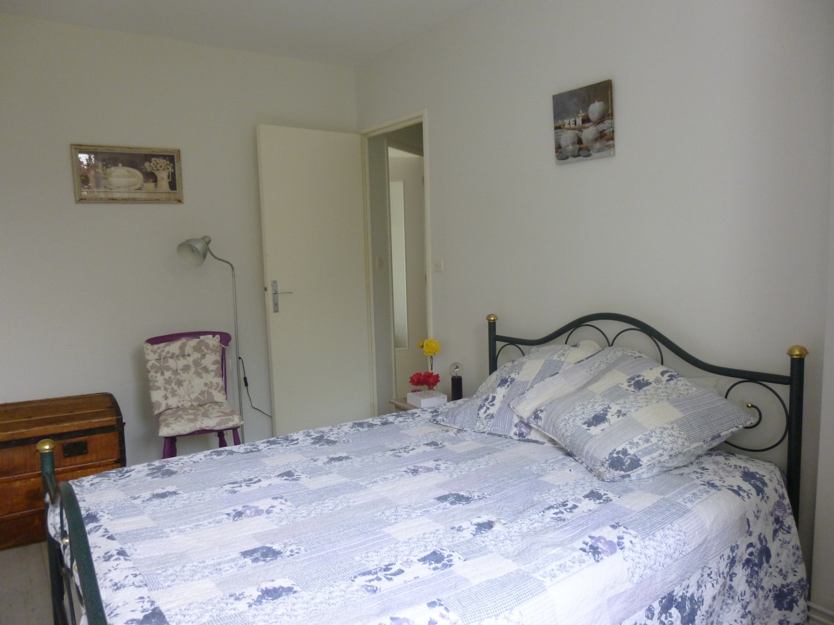 索穆尔（ Saumur ）可爱的舒适房间