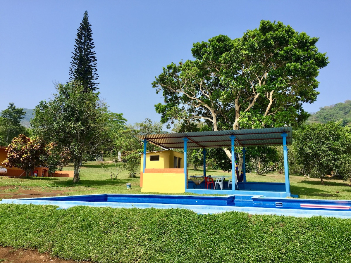 Casa de Campo "TUCÁN" con clima.