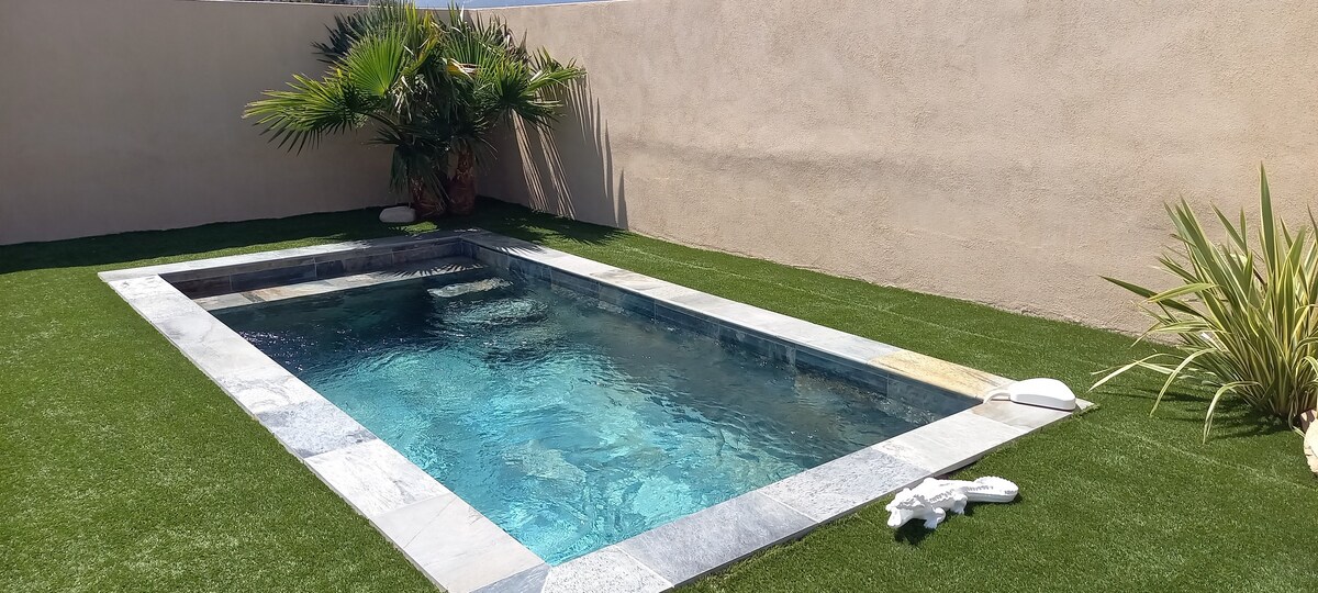 Mini villa neuve avec piscine privée 6min de Calvi