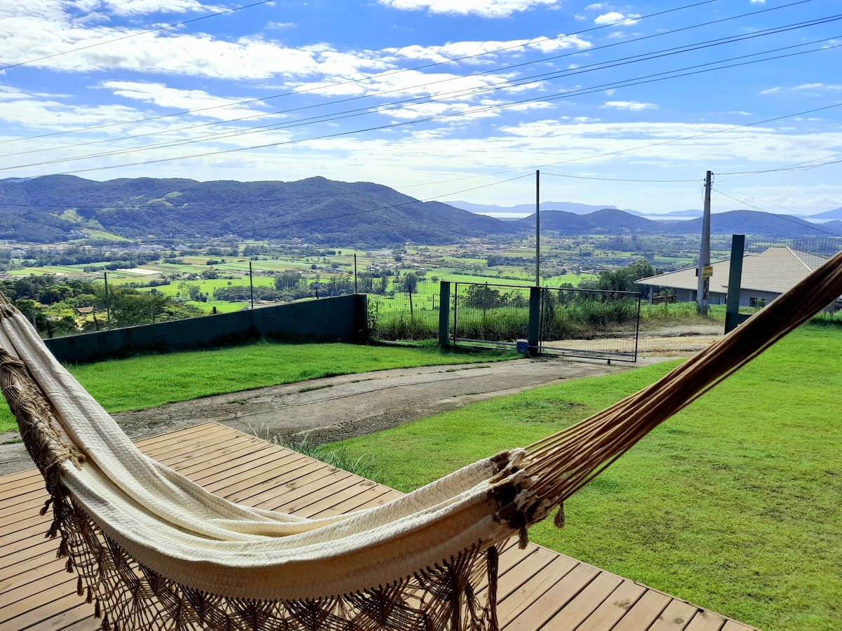 Linda e ampla casa campo c piscina, área gourmert.