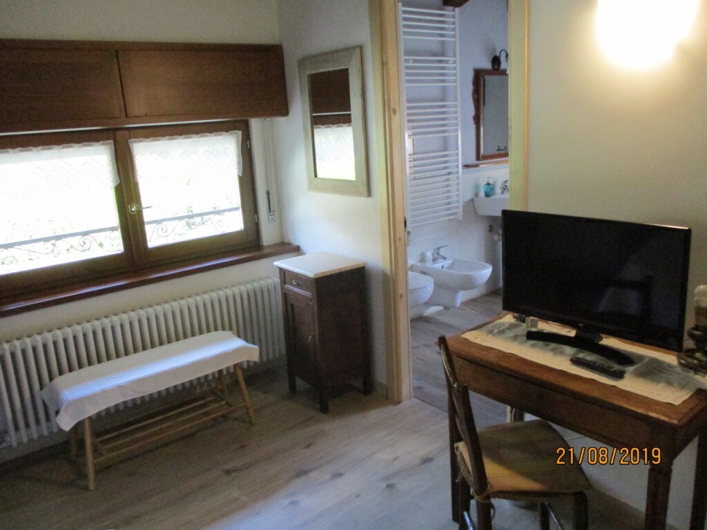 Camera indipendente con bagno in Villa Gaia