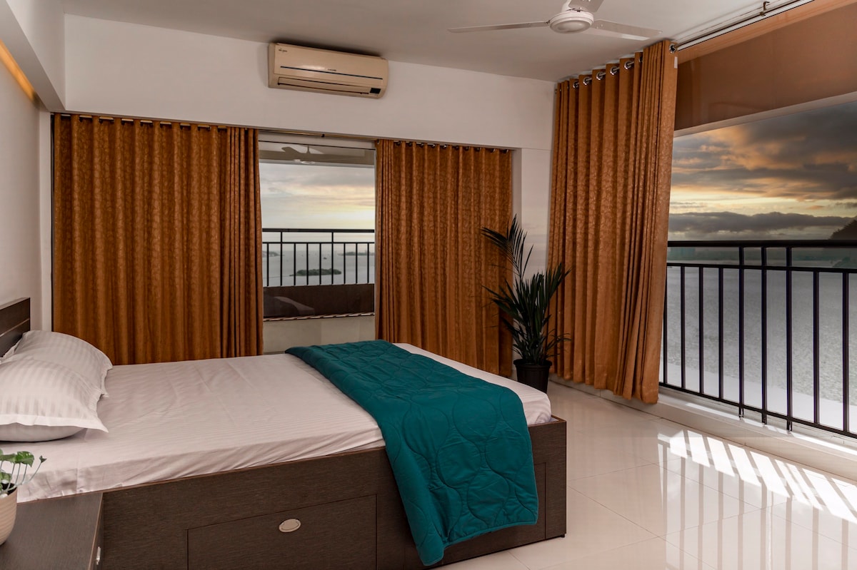 Best Sea view Serviced Apartment at Marine Drive