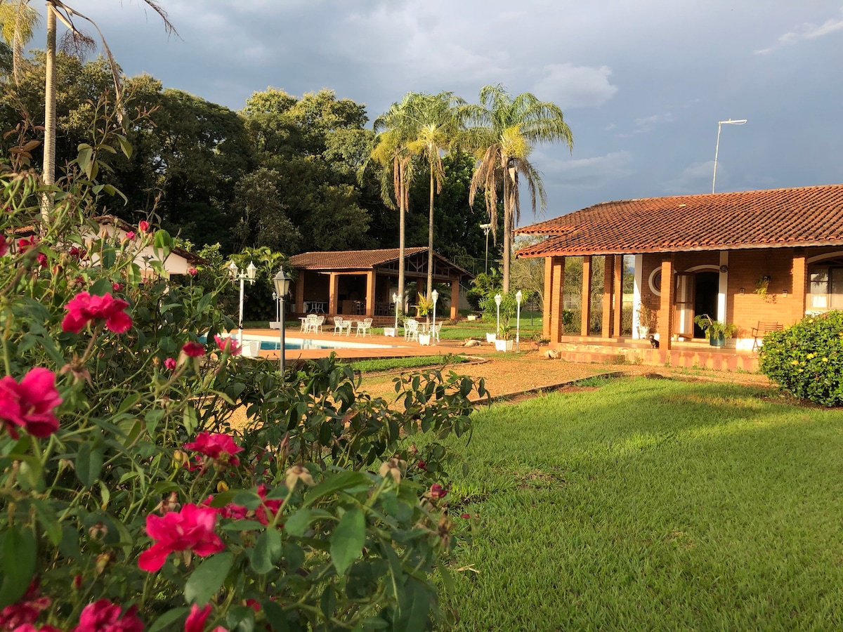 位于Jaguariúna的农舍， 7200平方米，非常绿色！