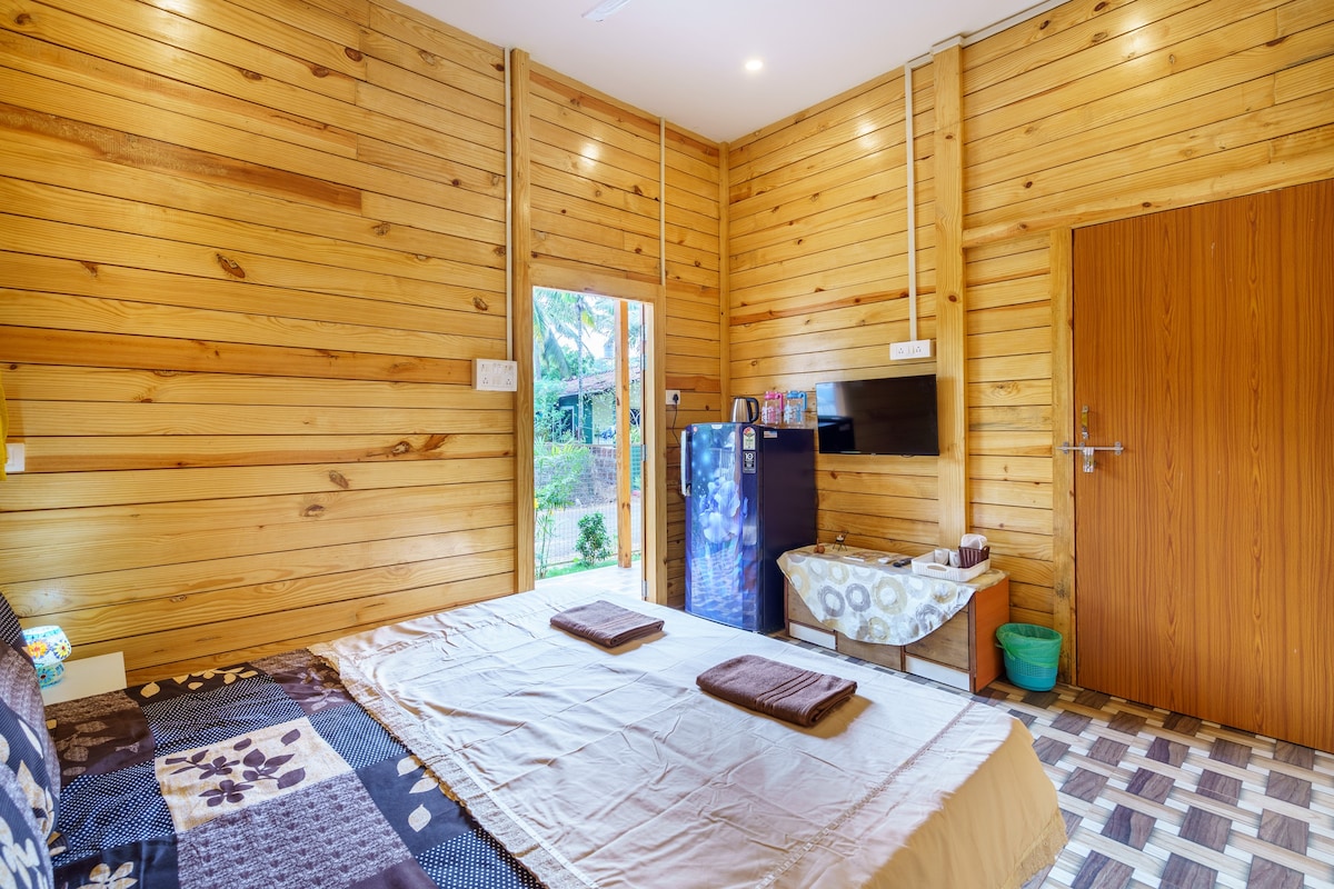 Zuperb wooden cabin in Assagaon, cosy & central