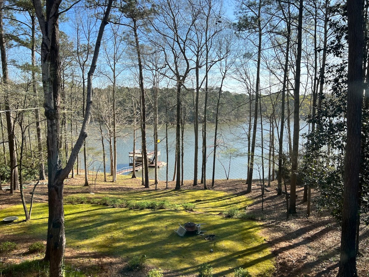 Lakefront Guest House on West Point Lake