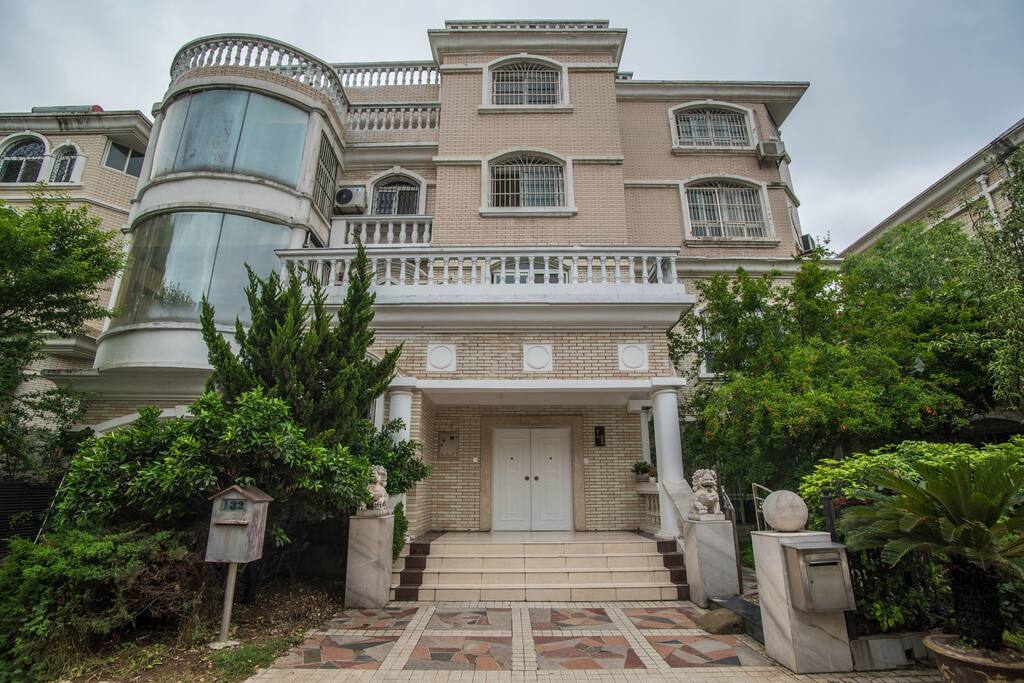 武昌火车站南湖独栋别墅影视双床房