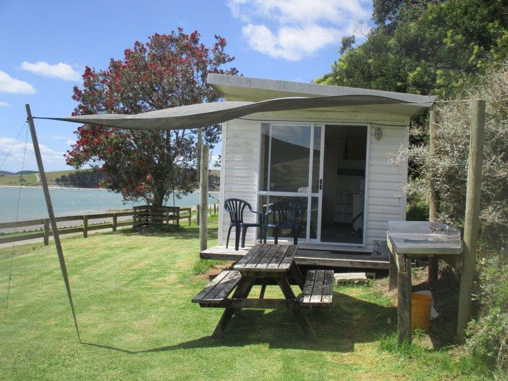 Kaipara Harbour海滨度假胜地