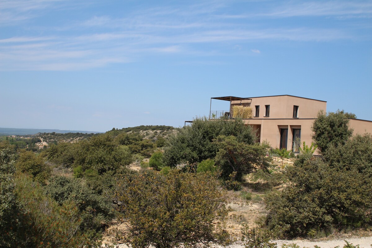 Maison lumineuse-vue exceptionnelle-Sud Drôme